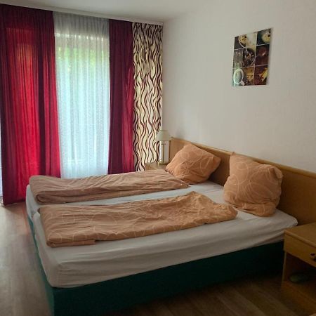 Grando Sukredo Hotel Hamburg-Harburg Buitenkant foto