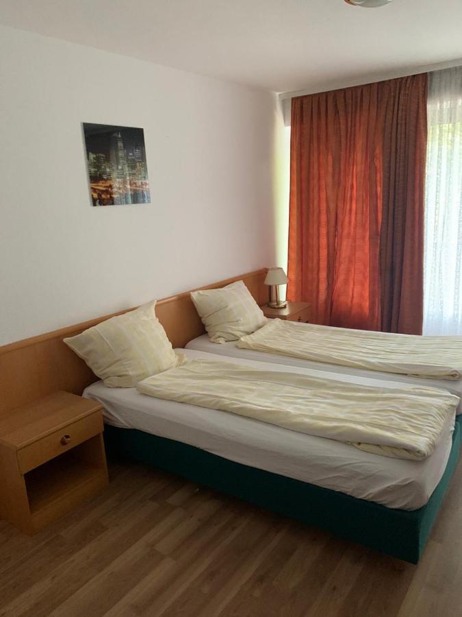 Grando Sukredo Hotel Hamburg-Harburg Buitenkant foto